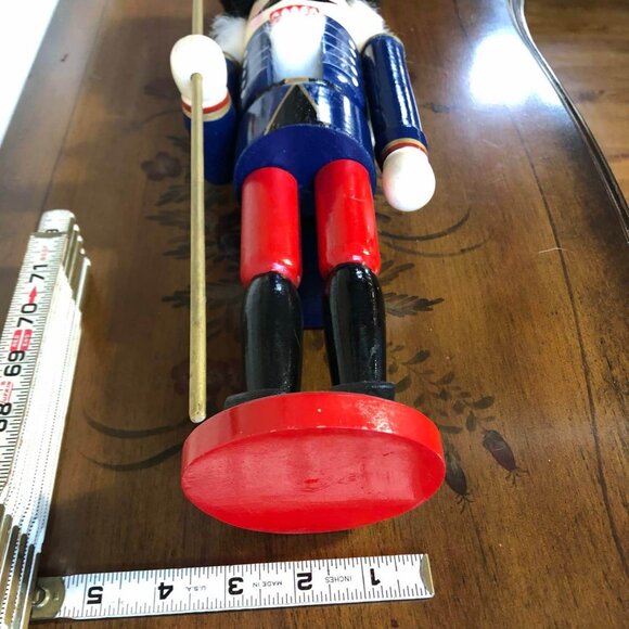 Enesco 15.5” toy soldier nutcracker - Picture 7 of 9